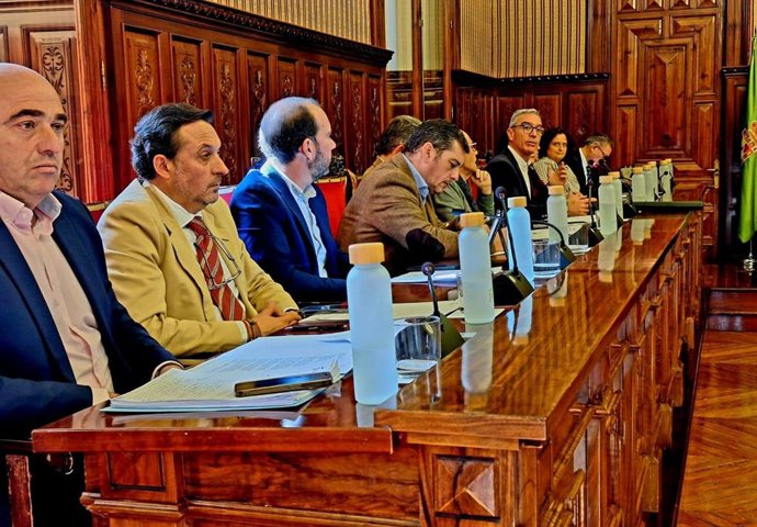 Bancada del PP en la Diputación de Jaén durante el pleno.
