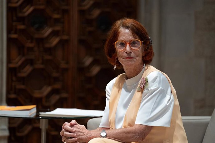 Archivo - La síndica de Greuges de Catalunya, Esther Giménez-Salinas, durante una reunión, en el Palau de la Generalitat, a 23 de septiembre de 2024, en Barcelona