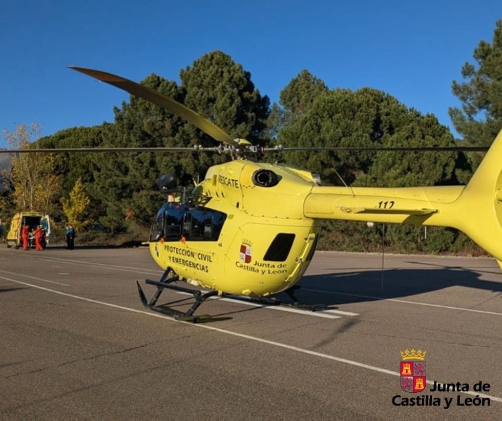 Rescatado un varón de 71 años herido en la Ruta de la Peña de Chilla, en Candeleda (Ávila).