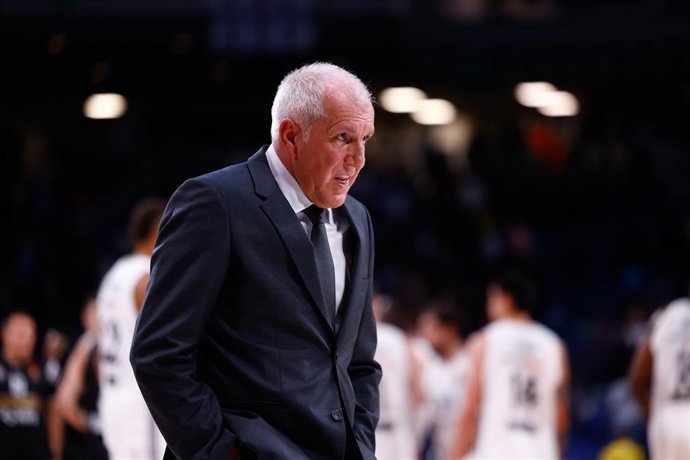Archivo - Zeljko Obradovic, durante un partido del Partizan de Belgrado.
