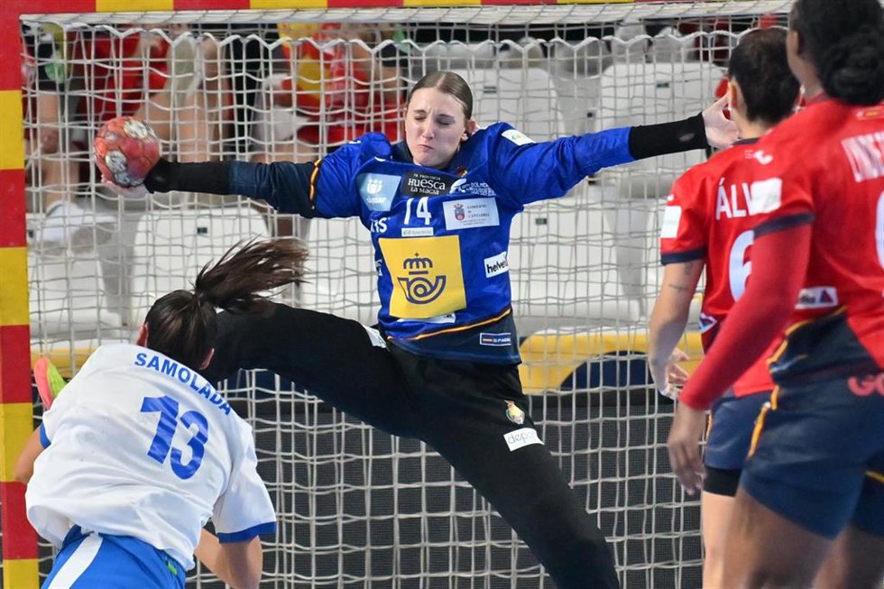 Lucía Prades, en un partido con la selección española.