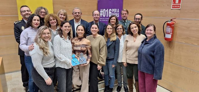 Médicos del Mundo y el IES Son Ferrer reciben el reconocimiento Meninas 2025
