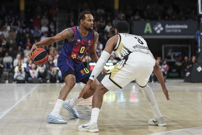 Kevin Punter, do FC Barcelona, em ação durante a partida da 13ª rodada da temporada regular da EuroLeague disputada entre o FC Barcelona e o LDLC Asvel Villeurbanne no Palau Blaugrana em 26 de novembro de 2025 em Barcelona, Espanha.