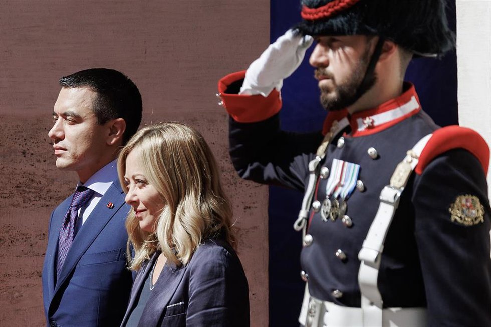 Archivo - El presidente de Ecuador, Daniel Noboa, junto a la primera ministra de Italia, Giorgia Meloni, en una visita a Italia