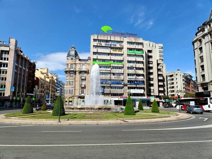 Archivo - Plaza de Santo Domingo de León capital, donde tendrá lugar el acto oficial del alumbrado navideño.