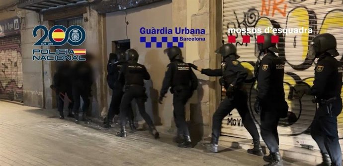 Entrada y registro en un domicilio de Barcelona contra una red de explotación sexual de mujeres en Barcelona y Marbella (Málaga)