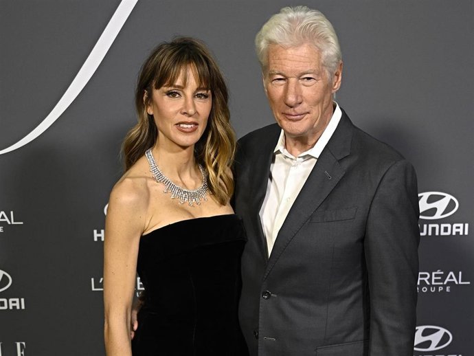 Alejandra Silva y Richard Gere durante la gala 'ELLE X FUTURE'