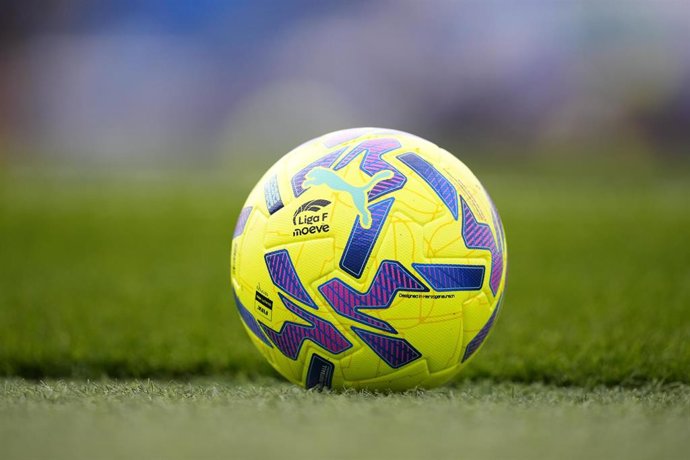 El balón de la Liga F.