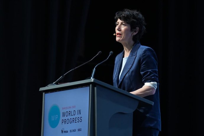 Archivo - La ministra d'Inclusió, Seguretat Social i Migracions, Elma Saiz