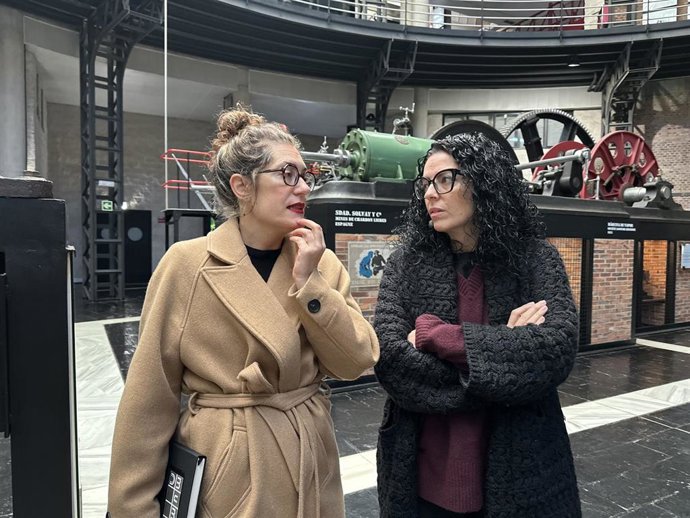 La consejera de Cultura, Vanessa Gutiérrez (dcha.), y la nueva directora, Cristina Cantero.