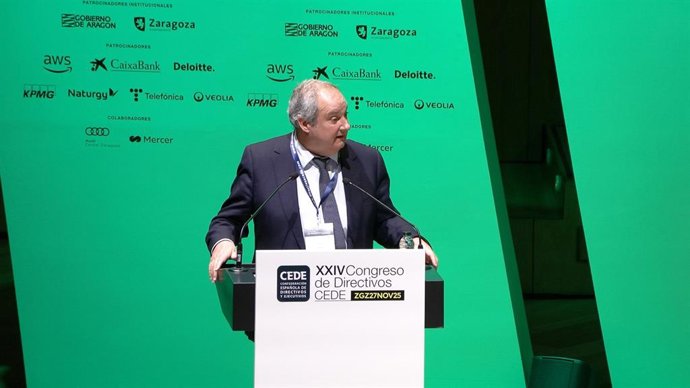 El ministro de Industria y Turismo, Jordi Hereu, en su intervención en el Congreso de la Confederación Española de Directivos y Ejecutivos (CEDE).