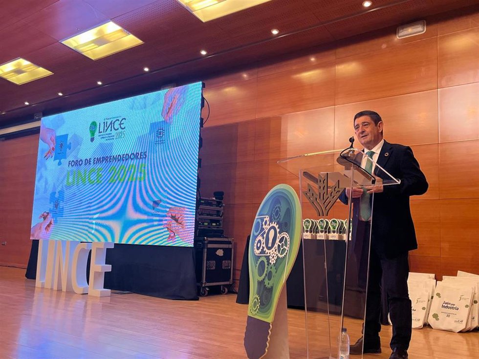 Francisco Reyes interviene en la inauguración del Foro Lince 2025.