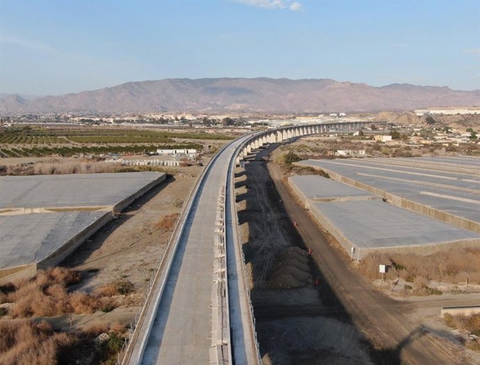 Transportes moviliza 9,6 millones de euros en contratos de suministros para el montaje de vía LAV Murcia-Almería