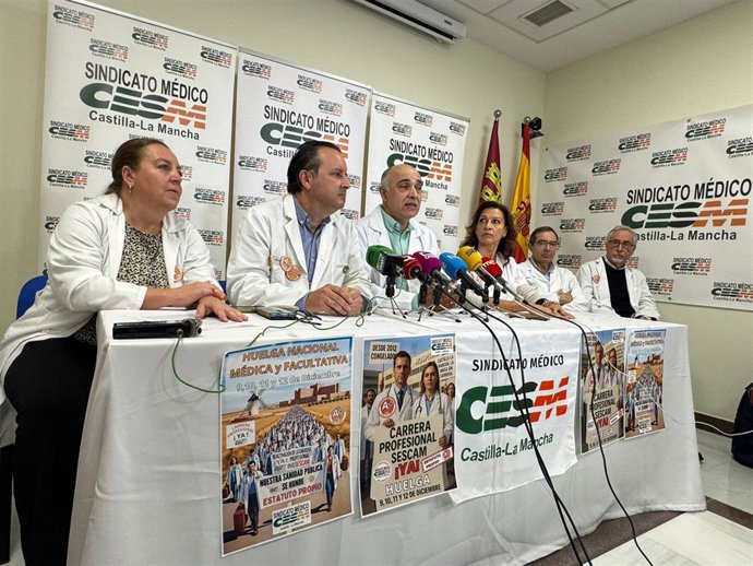 El presidente del Sindicato Médico en C-LM, Jorge Juan Curiel, y el secretario general, Óscar Quintana.