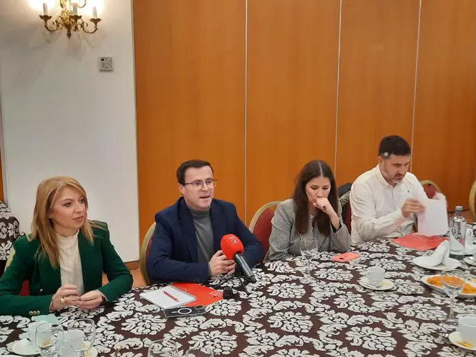 Miguel Ángel Gallardo en desayuno informativo