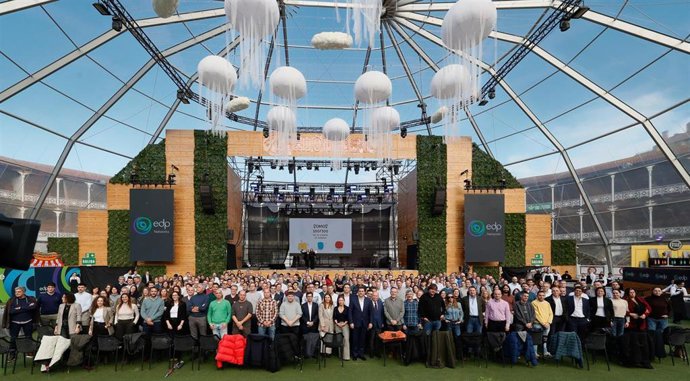 Foto de familia de los empleados.