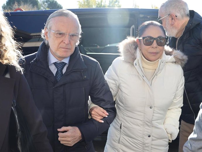 Isabel Pantoja y su abogado, Eduardo de Urbano