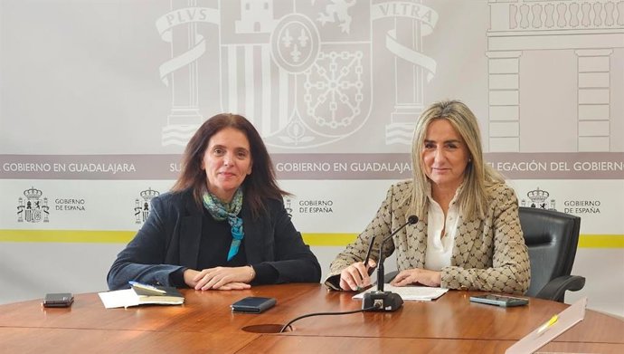 La delegada del Gobierno en C-LM, Milagros Tolón, y la subdelegada en la provincia de Guadalajara, Susana Cabellos.