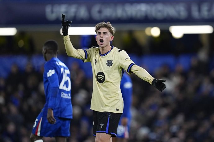 Fermin Lopez of FC Barcelona protests during the UEFA Champions League 2025/26 League Phase MD5 match between Chelsea FC and FC Barcelona at Stamford Bridge on November 25, 2025, in London, England.