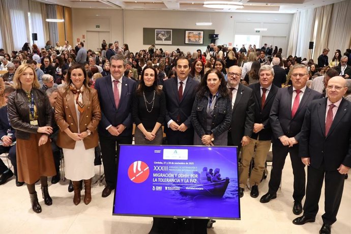 Nieto (centro), en la inauguración en Córdoba de las XXXIII Jornadas de Extranjería.