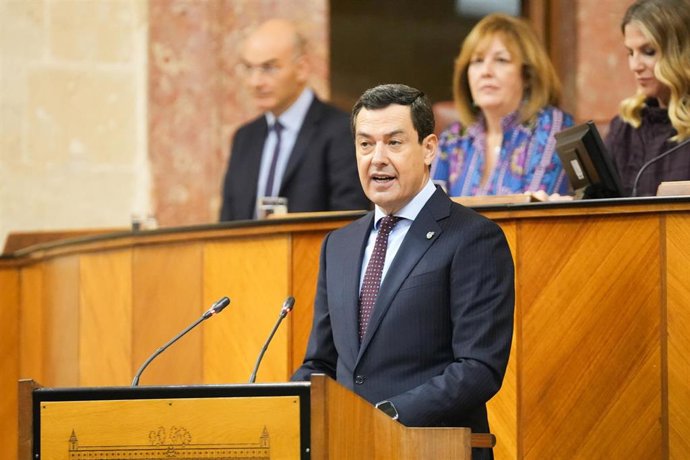 El presidente de la Junta de Andalucía, Juanma Moreno, interviene en lo que es el último Debate de la Comunidad Autónoma de la actual legislatura. A 27 de noviembre de 2025 en Sevilla (Andalucía, España).  El presidente de la Junta de Andalucía, Juanma Mo