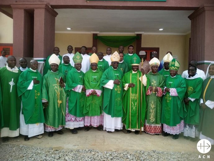 Varios obispos nigerianos en la inauguración de la nueva biblioteca del Seminario Mayor Buen Pastor, de la Archidiócesis de Kaduna, norte de Nigeria.