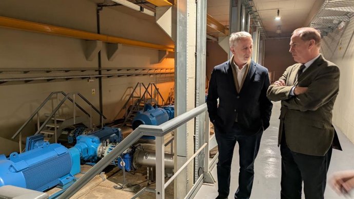 El conseller del Mar y del Ciclo del Agua, Juan Manuel Lafuente, visita Sa Costera.