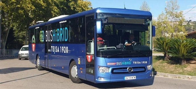 Archivo - Uno de los buses que realiza la ruta.