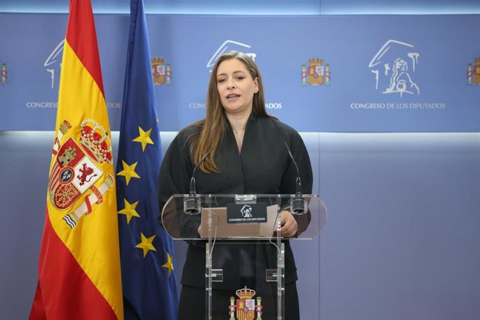 La portavoz del grupo parlamentario Popular, Ester Muñoz, durante una rueda de prensa en el Congreso de los Diputados, a 25 de noviembre de 2025, en Madrid (España).