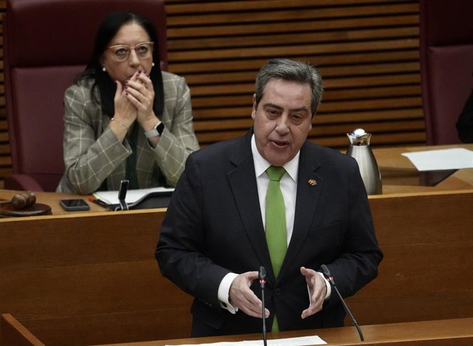 El presidente de Vox Valencia, José María Llanos, durante el debate de investidura del nuevo president de la Generalitat valenciana, en Les Corts Valencianes, a 27 de noviembre de 2025, en Valencia, Comunidad Valenciana (España). 