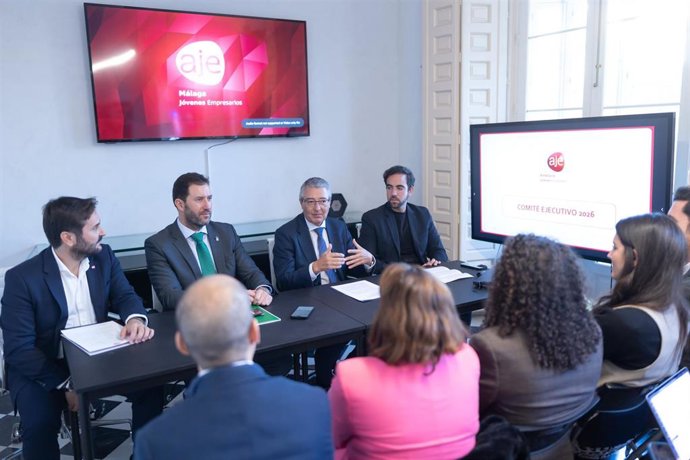 Salado señala oportunidades de internacionalización para jóvenes empresarios malagueños en turismo o agroalimentación