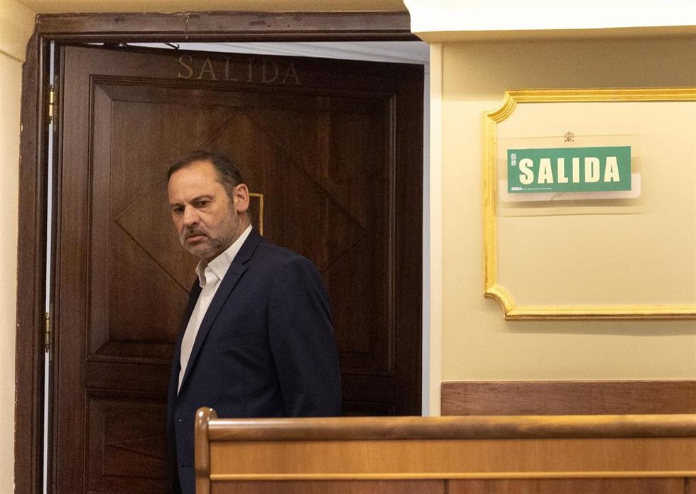 Archivo - El diputado José Luis Ábalos durante una sesión plenaria