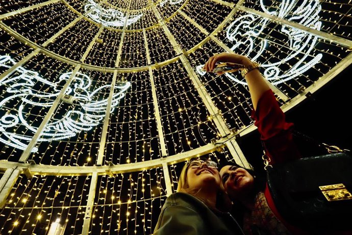 Archivo - Encendido de las luces de Navidad en una imagen de archivo