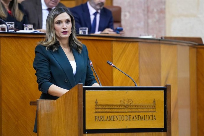 La portavoz del Grupo Socialista, María Márquez, interviene en el Pleno del Parlamento andaluz.