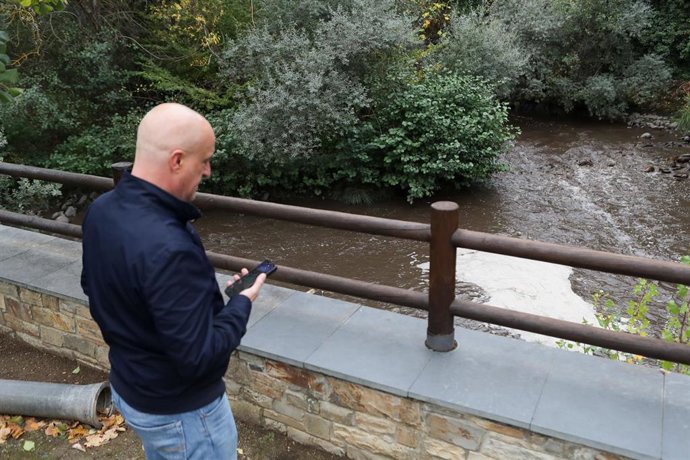 Archivo - El Ayuntamiento de Puente Domingo Flórez (León) prohíbe el uso de agua por arrastres de ceniza derivados de los incendios, en Puente Domingo Flórez, a 24 de octubre de 2025, en Puente Domingo Flórez, León, Castilla y León (España). 