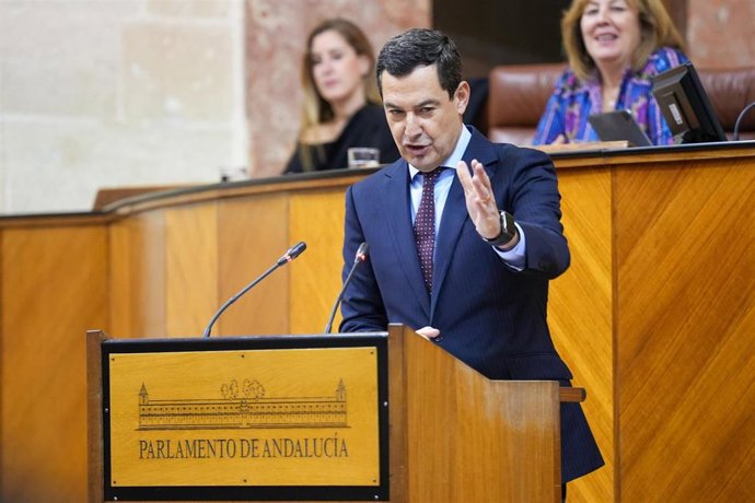 El presidente de la Junta de Andalucía, Juanma Moreno, en el Debate del Estado de la Comunidad.