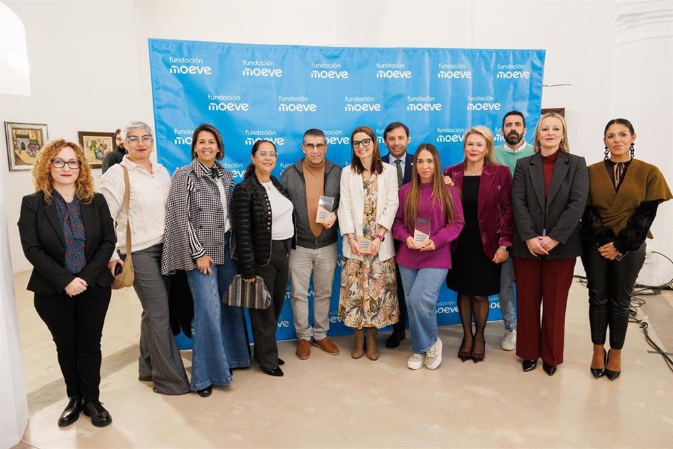 Foto de familia de los premiados con los Premios al Valor Social de Fundación Moeve en el Campo de Gibraltar.