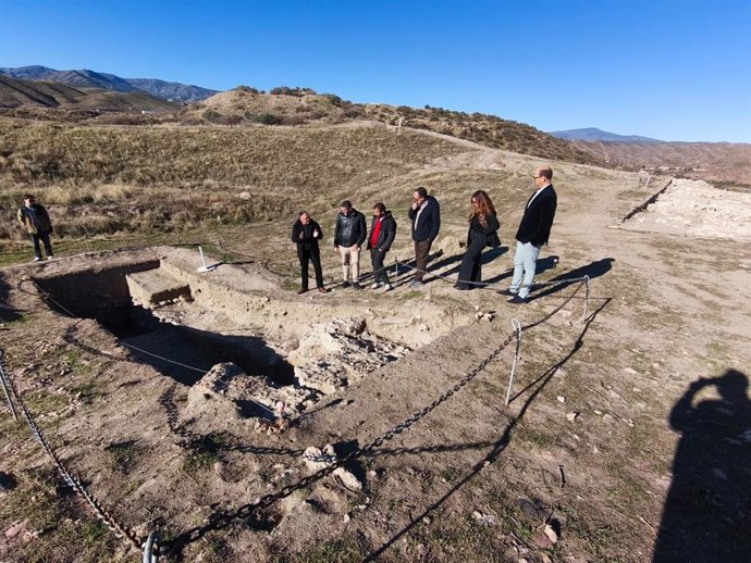 Visita a las excavaciones arqueológicas de Los Millares, en Almería.