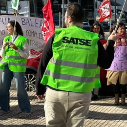Un centenar de trabajadores de Mutua Balear se concentran en Palma e Ibiza para reclamar mejoras salariales