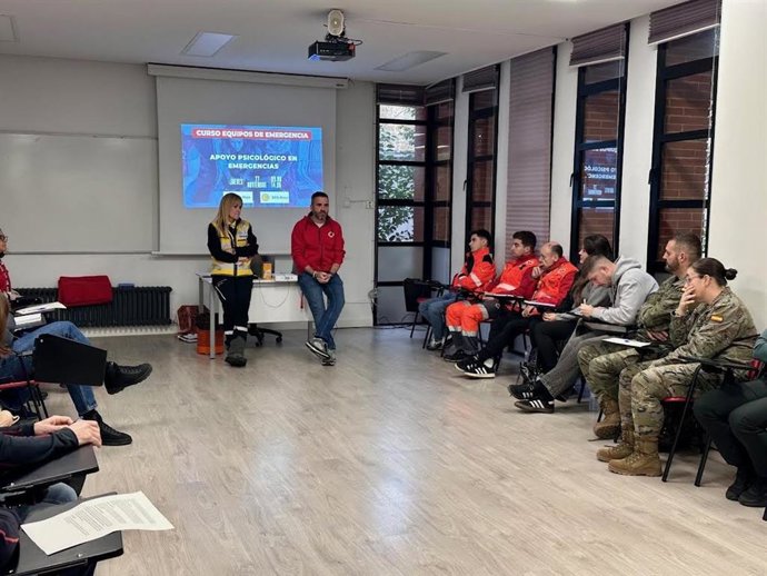 Cruz Roja forma a los cuerpos de emergencia en Primeros Auxilios Psicológicos en La Rioja