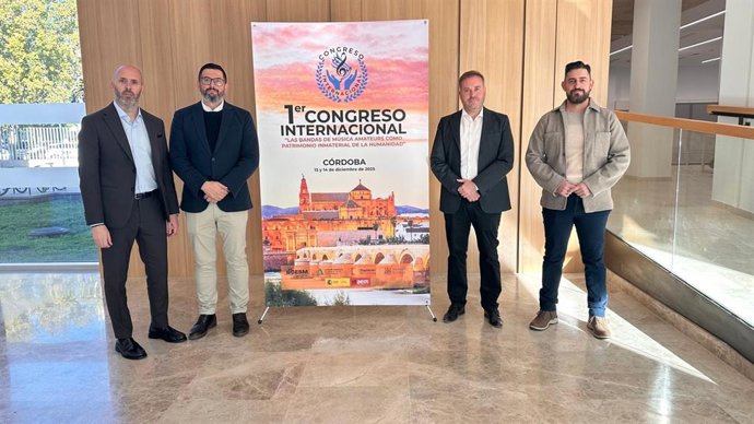 Eduardo Lucena y Félix Ruiz (izda.), en la presentación del I Congreso Internacional 'Las Bandas de Música Amateurs como Patrimonio Inmaterial de la Humanidad'.