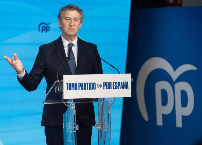 El presidente del Partido Popular, Alberto Núñez Feijóo, durante un acto en la sede nacional del PP.