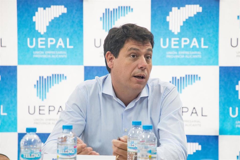 Archivo - El presidente de CEV Alicante y Uepal, César Quintanilla, en una imagen de archivo