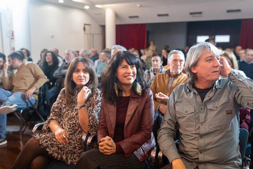 La ministra de Igualdad, Ana Redondo (c) y el candidato socialista a la Junta, Carlos Martínez (d), durante las Jornadas 'Feminismo como respuesta. 