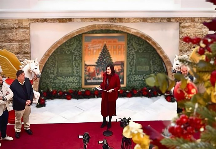 La alcaldesa de San Fernando (Cádiz), Patricia Cavada, presenta la programación navideña.