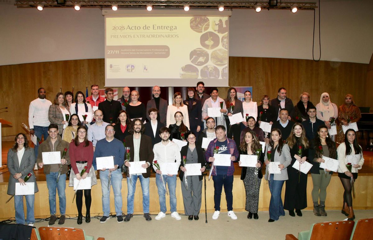 Buruaga entrega los Premios Extraordinarios de Educación a 42 alumnos y anuncia un Plan de Enseñanzas Artísticas