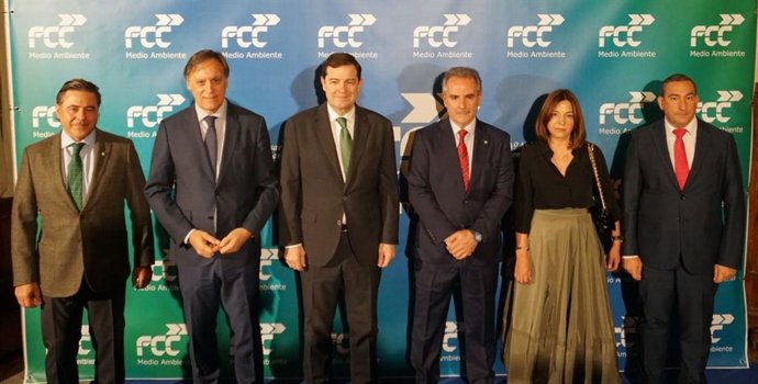 Mañueco pone a FCC Medio Ambiente como ejemplo de la colaboración público-privada en su 50 aniversario