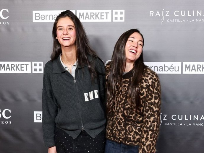 Victoria Federica de Marichalar y Rocío Laffón durante la inauguración del nuevo Food Market del Estadio del Bernabéu