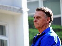 El partido de Bolsonaro le suspende de sueldo y funciones tras su condena por intento de golpe de Estado