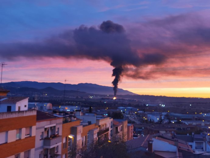 Controlado el incendio de Caldes de Montbui (Barcelona) que ha dejado 3 heridos graves